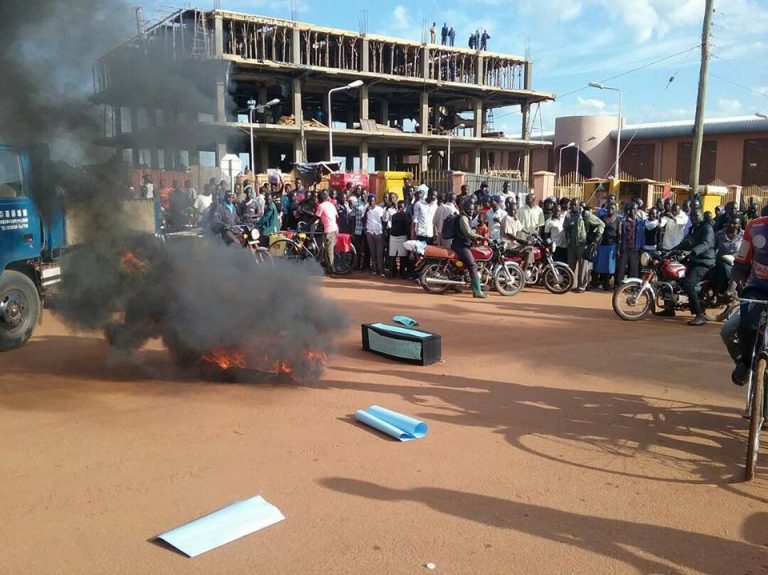 Read more about the article Lira Demonstrators Warned Against Parading Coffins